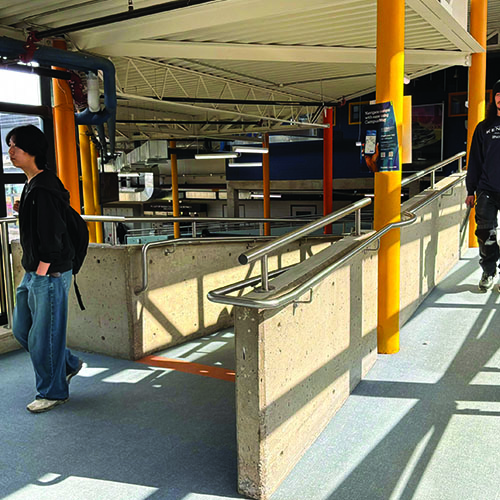 Students pass by the sitting area near the commons often and I wanted to capture the sounds of how many people pass that area on their daily routine.
