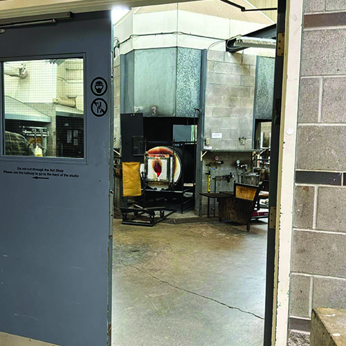 In my first year at Sheridan I took glass blowing during art fundamentals. In the AA wing there's always a lot of noise happening but one of them I don’t notice is the hums of fans and ventilation for the glass room.